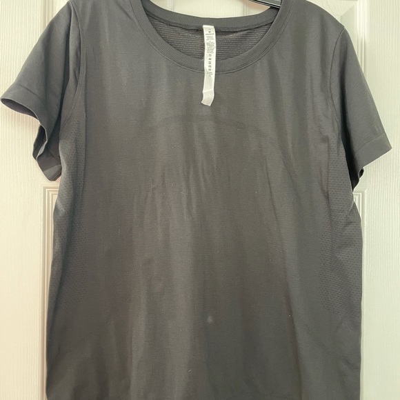lululemon athletica Tops - Lululemon Swiftly Tech Tee size 12